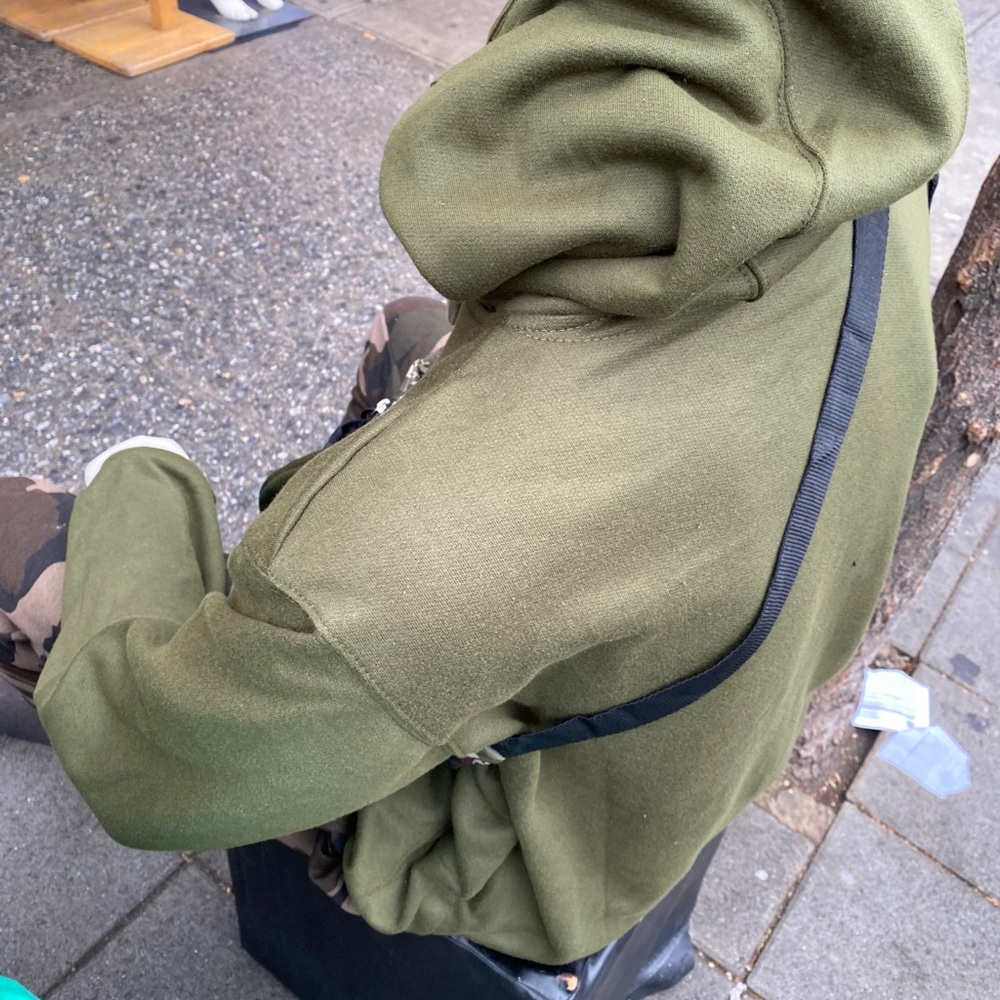 Green Set (Hoodie and Pants) - Picture 3 of 6